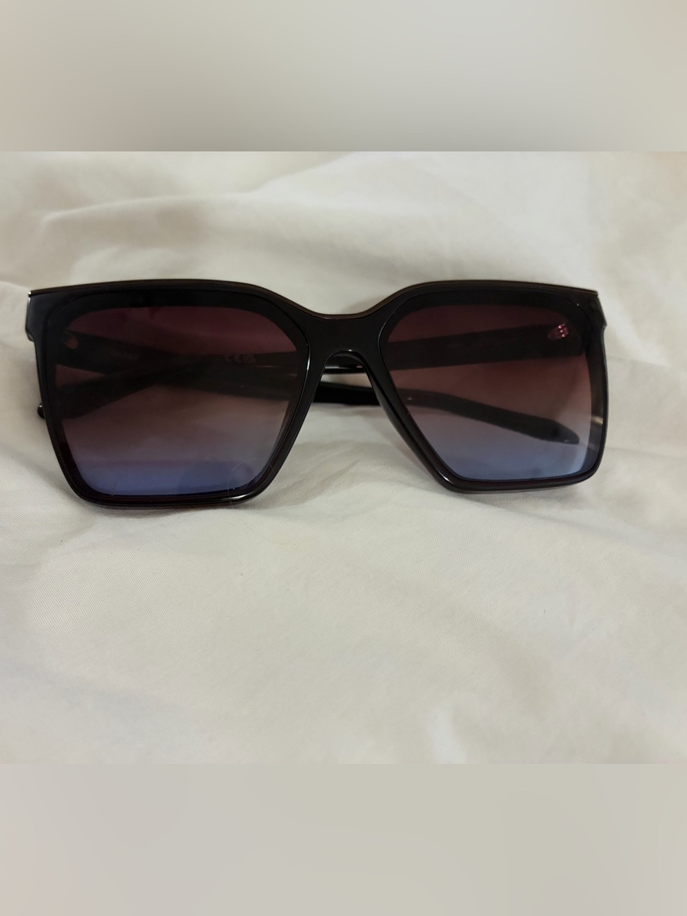 New QUAY Sunglasses